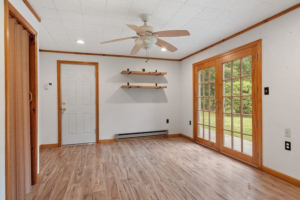 Empty room, Interior, Recessed Lighting, Wood Texture Flooring