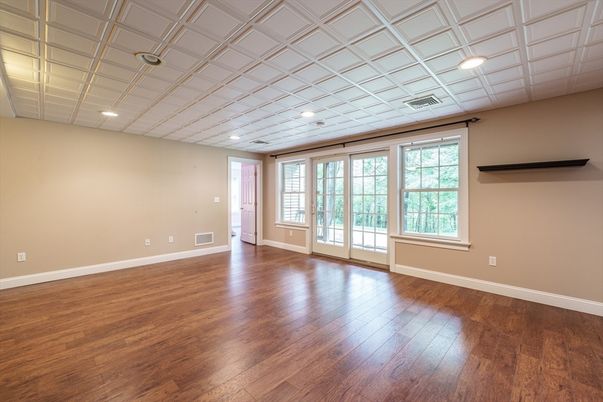 Empty room, Interior, Recessed Lighting, Wood Texture Flooring