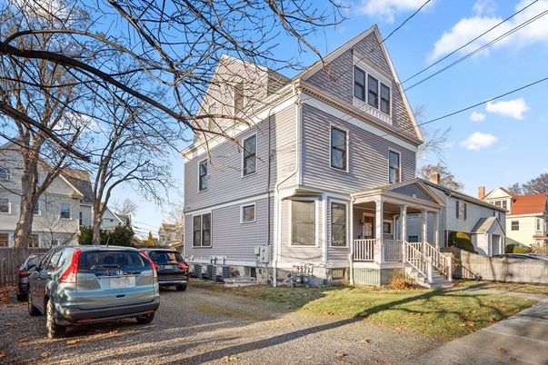Exterior, Facade, Queen Anne Victorian