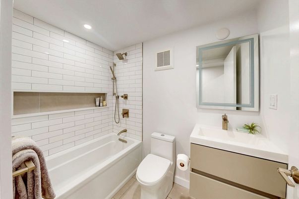 Bathroom, Interior, Recessed Lighting