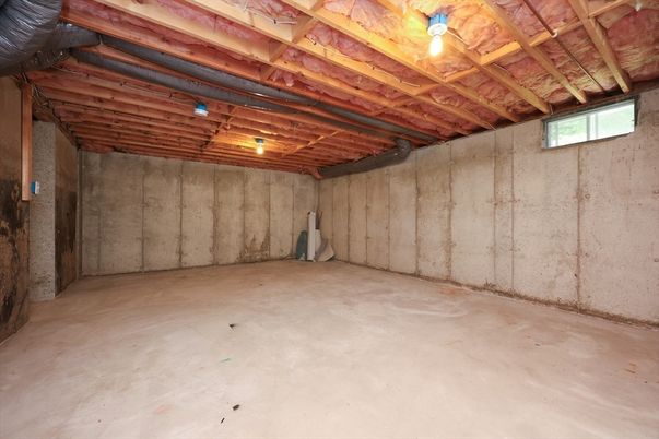 Empty room, Interior, Wooden Beams, Wooden Ceilings