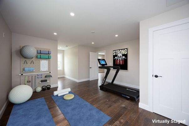 Fitness Equipment, Interior, Recessed Lighting, Wood Texture Flooring