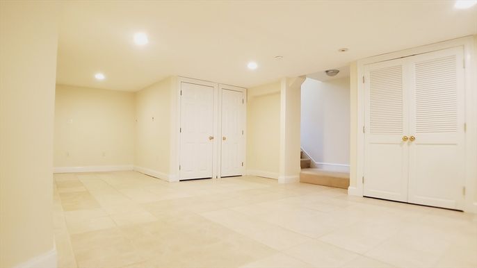 Empty room, Interior, Recessed Lighting