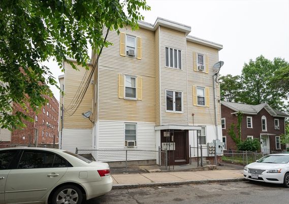 Exterior, Facade, Brick Facade, Rowhouse