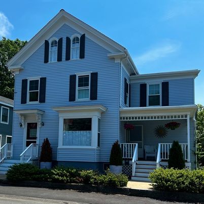 Exterior, Facade, Queen Anne Victorian