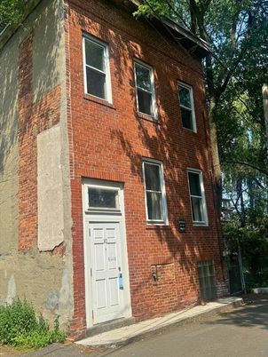 Exterior, Facade, Brick Facade, Rowhouse