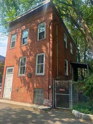 Attached, Exterior, Facade, Brick Facade, Rowhouse