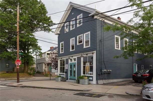 Exterior, Facade, Queen Anne Victorian
