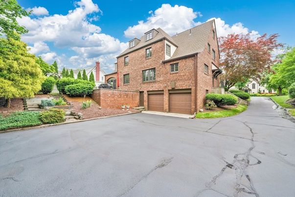 Attached, Exterior, Facade, Brick Facade, Rowhouse