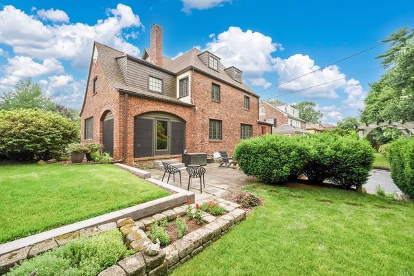 Backyard, Exterior, Facade, Brick Facade, French Provincial