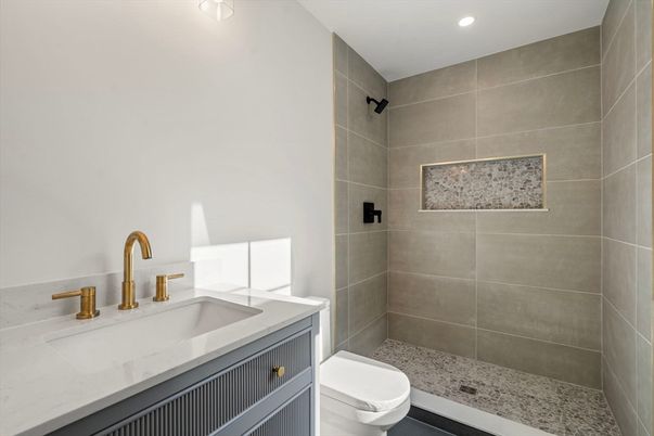Bathroom, Interior, Recessed Lighting