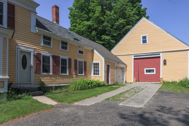 Attached, Exterior, Facade, Cape Cod