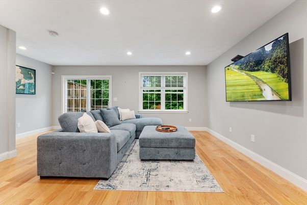 Interior, Living room, Recessed Lighting, Wood Texture Flooring