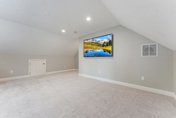 Empty room, Interior, Recessed Lighting