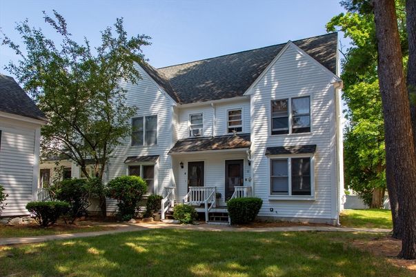 Exterior, Facade, Farmhouse
