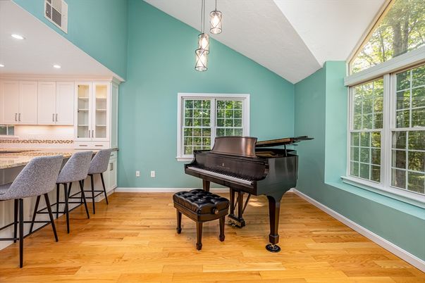 Interior, Pendant Lights, Piano, Recessed Lighting, Wood Texture Flooring