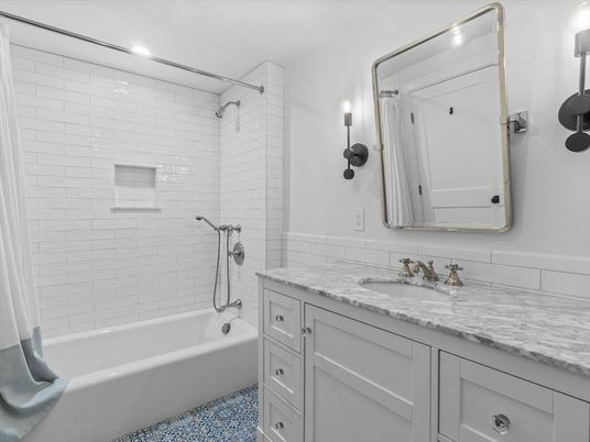 Bathroom, Interior, Recessed Lighting