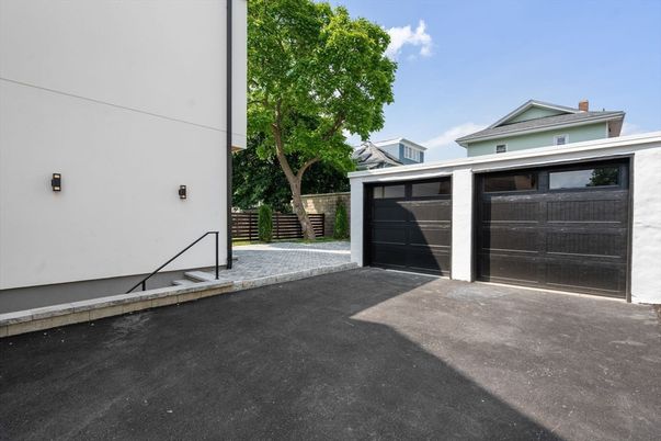 Detached Garage, Exterior