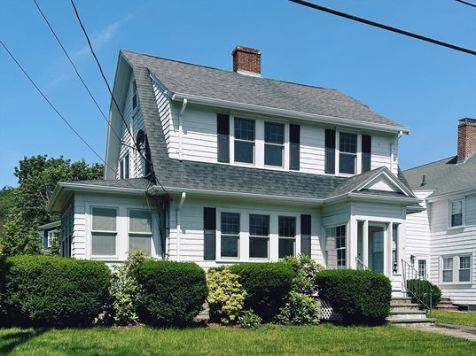 Exterior, Facade, American Foursquare