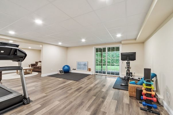 Fitness Equipment, Interior, Recessed Lighting, Wood Texture Flooring