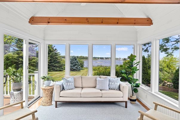 Interior, Sun Room, Water, Wooden Beams