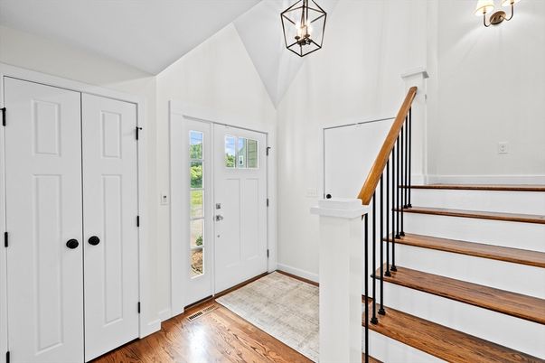 Interior, Pendant Lights, Wood Texture Flooring