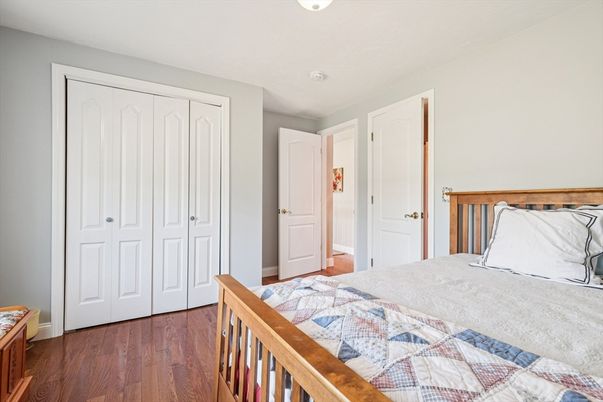 Bedroom, Home Office, Interior, Pendant Lights, Wood Texture Flooring