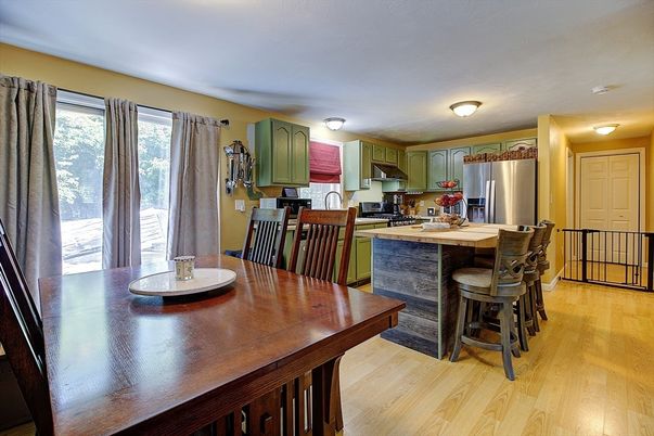 Dining room, Interior, Kitchen, Stainless Steel Appliances, Wood Texture Flooring