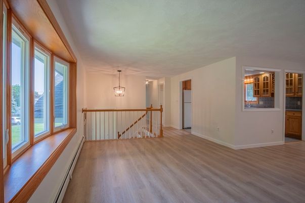 Empty room, Interior, Pendant Lights, Wood Texture Flooring