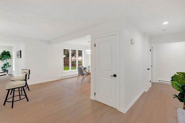 Interior, Recessed Lighting, Wood Texture Flooring