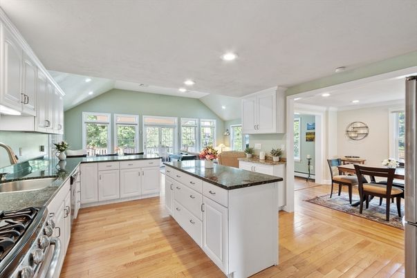 Dining room, Interior, Kitchen, Recessed Lighting, Wood Texture Flooring
