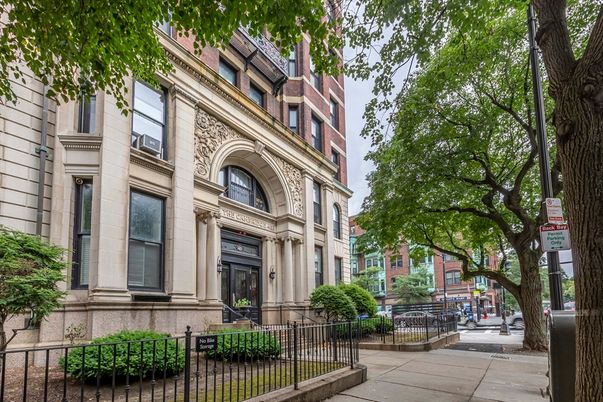 Exterior, Facade, Brownstone