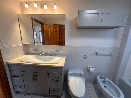 Bathroom, Interior, Tile Countertops