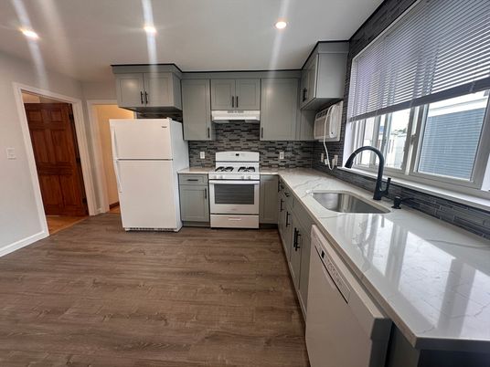 Interior, Kitchen, Recessed Lighting, Wood Texture Flooring