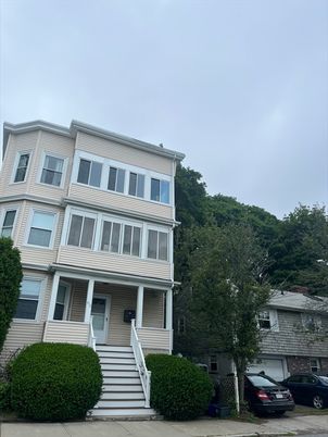 Exterior, Facade, Rowhouse