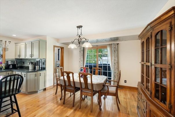 Chandelier, Dining room, Interior, Kitchen, Recessed Lighting, Wood Texture Flooring