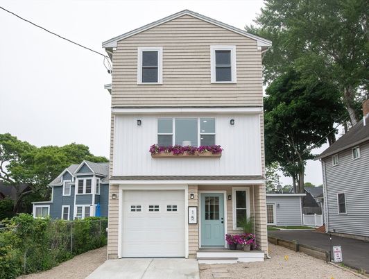 Attached, Exterior, Facade, Split Level