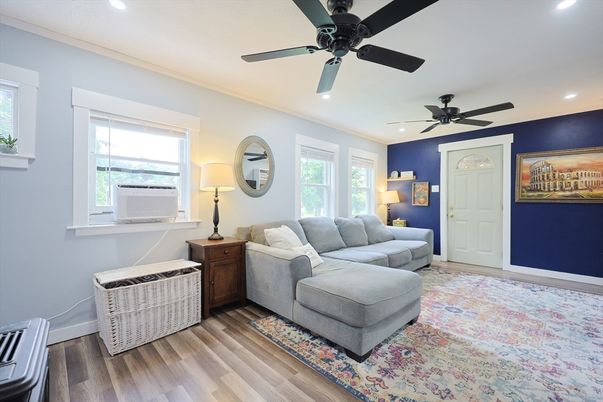 Interior, Living room, Recessed Lighting, Wood Texture Flooring