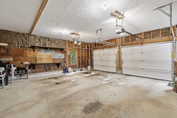Garage, Interior