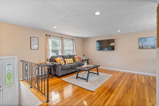 Interior, Living room, Recessed Lighting, Wood Texture Flooring
