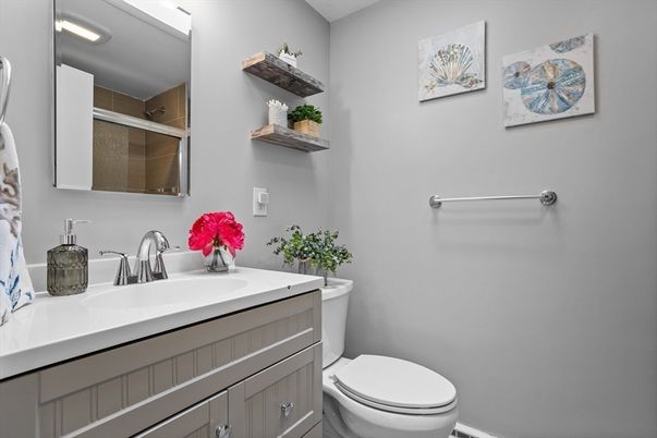 Bathroom, Interior, Recessed Lighting