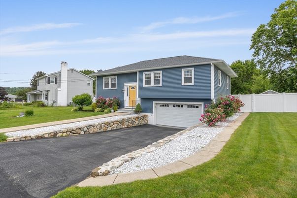 Attached, Exterior, Facade, Raised Ranch