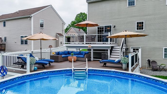 Exterior, Pool