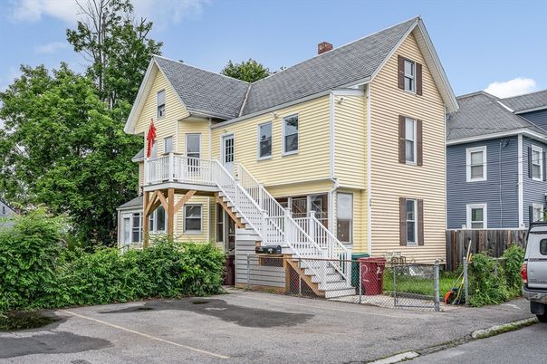 Exterior, Facade, Queen Anne Victorian