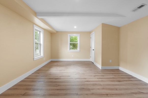 Empty room, Interior, Recessed Lighting, Wood Texture Flooring