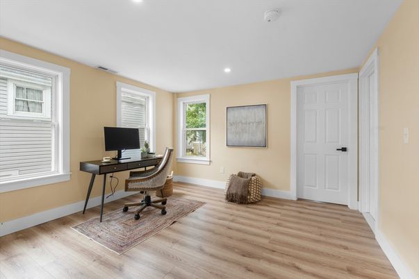 Home Office, Interior, Recessed Lighting, Wood Texture Flooring