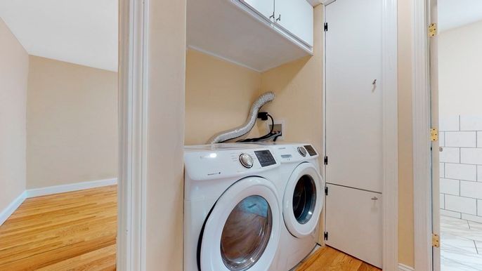Interior, Utility Closets, Washer, Wood Texture Flooring