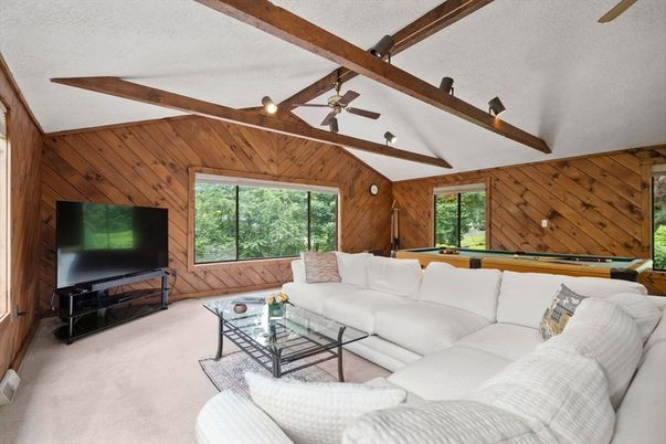 Billiard Table, Game Room, Interior, Living room, Wooden Beams, Wooden Walls