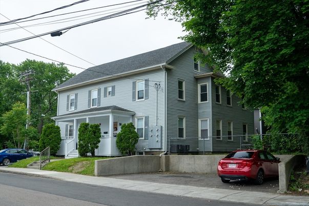 Exterior, Facade, Georgian
