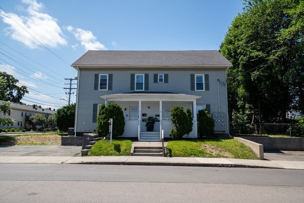 Exterior, Facade, Georgian